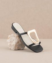 Load image into Gallery viewer, AMIYAH STATEMENT BUCKLE SANDAL | BLACK