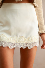 Load image into Gallery viewer, ARIA FLORAL LACE HEM SKORT | CREAM