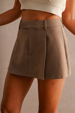 Load image into Gallery viewer, TAYLOR FRONT PLEATED MINI SKORT | DK TAUPE