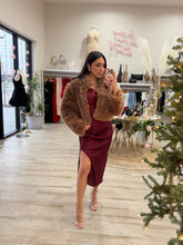 Load image into Gallery viewer, VICTORIA TEDDY FUR CROPPED JACKET | TOFFEE