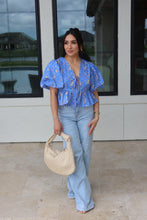Load image into Gallery viewer, DAISY FLORAL BALLOON SLEEVE TOP | BLUE