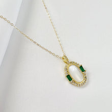 Load image into Gallery viewer, EMERALD MOTHER OF PEARL PENDANT NECKLACE