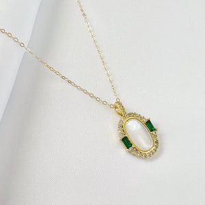 EMERALD MOTHER OF PEARL PENDANT NECKLACE