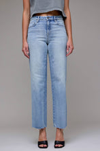 Load image into Gallery viewer, ELLA CLASSIC STRAIGHT DENIM | LIGHT WASH