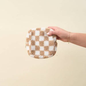 CHECKERED SQUARE TEDDY POUCH | TAN