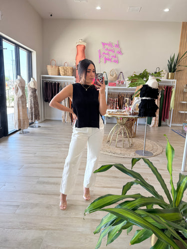 SAMMI SLEEVELESS SWEATER TOP | BLACK