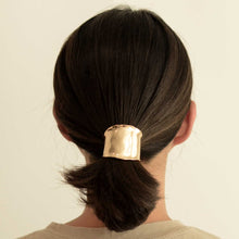 Load image into Gallery viewer, WIDE METAL CUFF HAIR TIE | GOLD