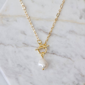 PEARL TOGGLE NECKLACE