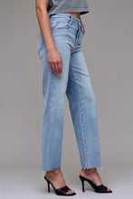 Load image into Gallery viewer, ELLA CLASSIC STRAIGHT DENIM | LIGHT WASH