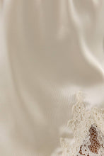 Load image into Gallery viewer, LILLY LACE TRIM SHORTS