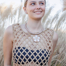 Load image into Gallery viewer, SAND DOLLAR SPRING NECKLACE