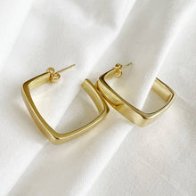 Load image into Gallery viewer, ARIES GEOMETRIC SQUARE HOOP EARRINGS | GOLD FILLED