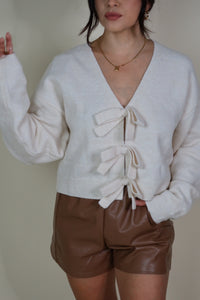 GENEVIEVE REVERSIBLE BOW SWEATER | CREAM