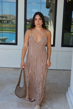 Load image into Gallery viewer, BESS PRINTED OPEN BACK MAXI DRESS | SADDLE