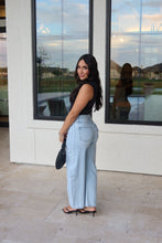 Load image into Gallery viewer, KATE CROP BARREL JEANS | LT WASH
