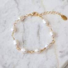 Load image into Gallery viewer, BAILEY PEARL BRACELET