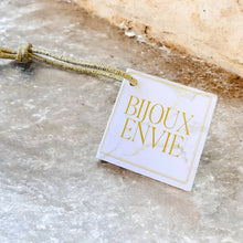 Load image into Gallery viewer, SAND DOLLAR SPRING NECKLACE