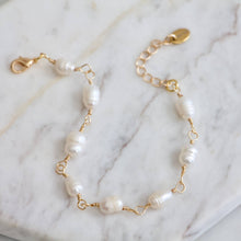 Load image into Gallery viewer, BAILEY PEARL BRACELET
